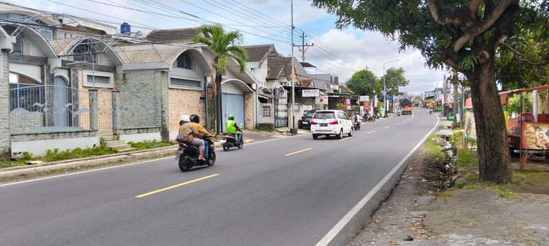 Bangunan Rumah Luas Lokasi Strategis di Baturetno Banguntapan Bantul 