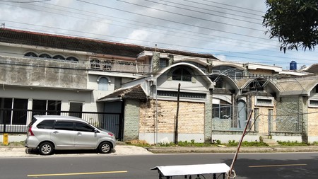 Bangunan Rumah Luas Lokasi Strategis di Baturetno Banguntapan Bantul 