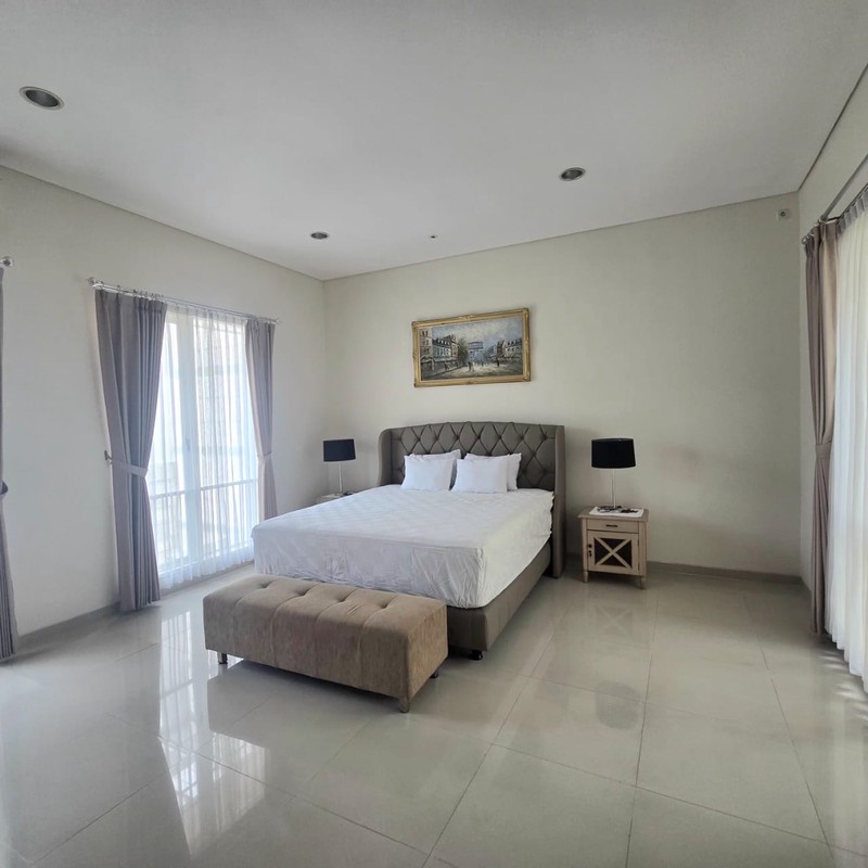 Disewakan Rumah Raffles Garden Citraland Full Furnished Modern Dekat Sekolah Ciputra, Gwalk Citraland Surabaya Barat
