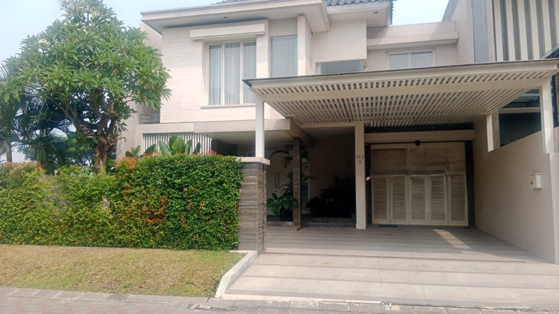 Disewakan Rumah Raffles Garden Citraland Full Furnished Modern Dekat Sekolah Ciputra, Gwalk Citraland Surabaya Barat