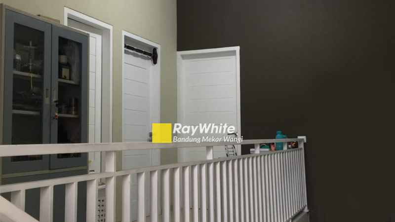 Rumah Cantik Minimalis Taman Kopo Indah 3