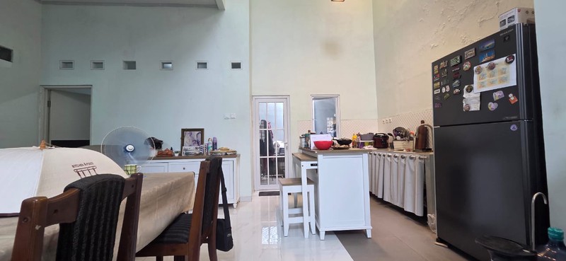 Dijual rumah modern dan terawat di kawasan Perumahan Villa Gunung Lestari