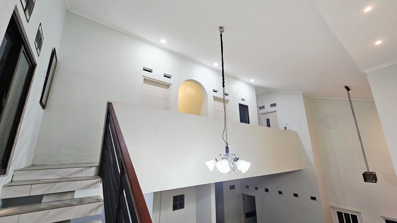 Dijual rumah modern dan terawat di kawasan Perumahan Villa Gunung Lestari