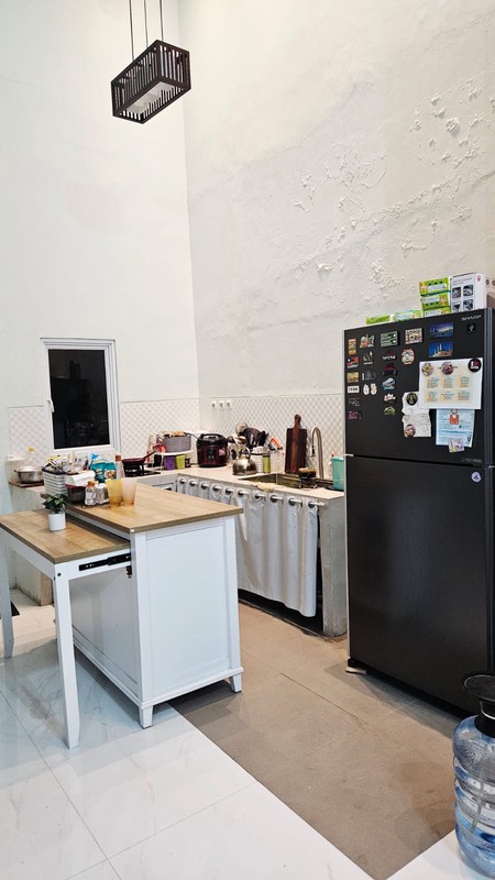 Dijual rumah modern dan terawat di kawasan Perumahan Villa Gunung Lestari