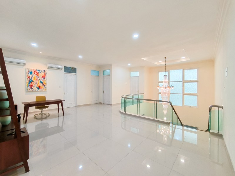 Rumah Hitung Tanah Area Cipete