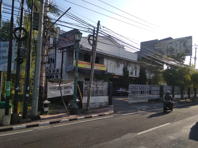 GEDUNG DISEWAKAN FULL FURNISH UNTUK KANTOR DILOKASI STRATEGIS