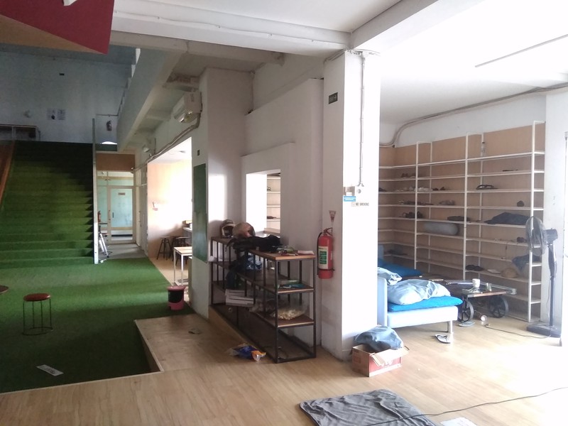 GEDUNG DISEWAKAN FULL FURNISH UNTUK KANTOR DILOKASI STRATEGIS