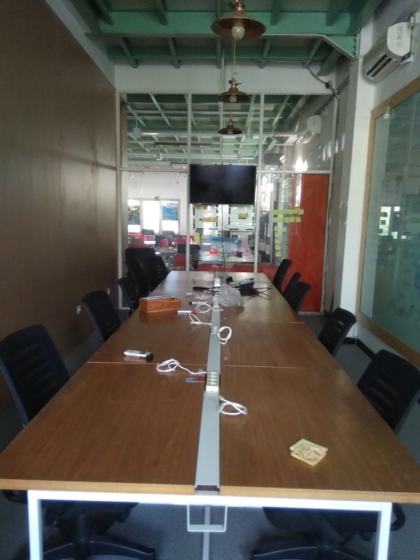 GEDUNG DISEWAKAN FULL FURNISH UNTUK KANTOR DILOKASI STRATEGIS