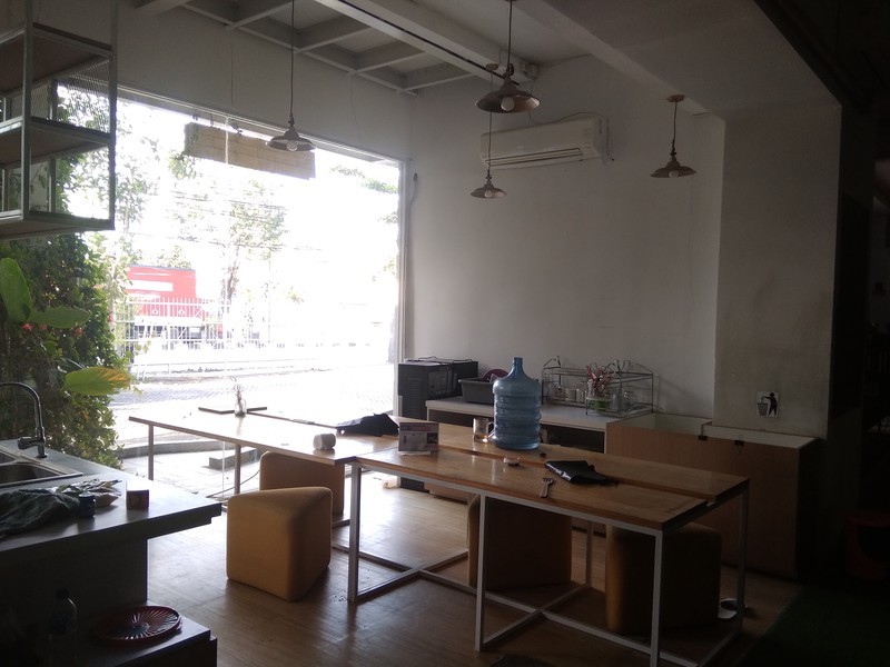 GEDUNG DISEWAKAN FULL FURNISH UNTUK KANTOR DILOKASI STRATEGIS