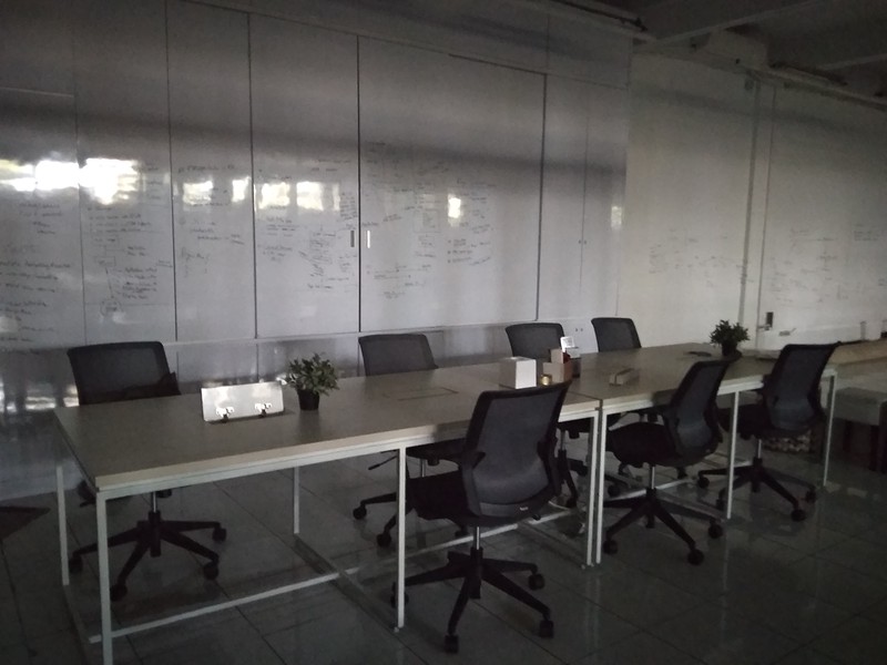 GEDUNG DISEWAKAN FULL FURNISH UNTUK KANTOR DILOKASI STRATEGIS