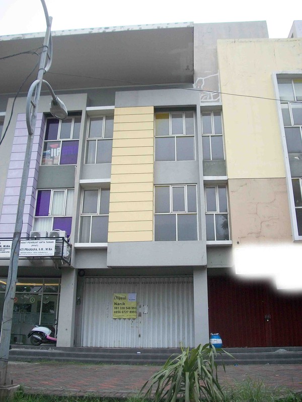 Ruko di Purimas Surabaya Timur, 3 Lantai, Lingkungan Ramai, Siap Pakai