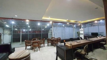 Disewa Showroom Husein Sastra Negara - Juru Mudi Benda