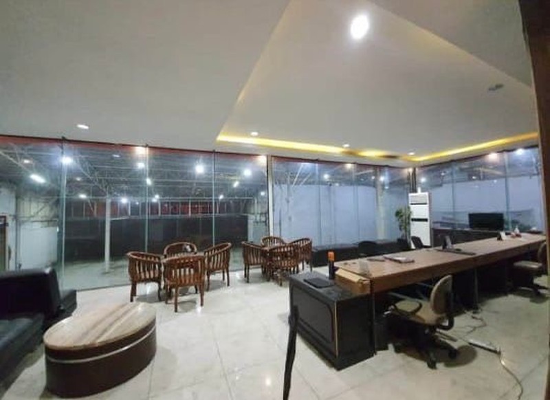 Disewa Showroom Husein Sastra Negara - Juru Mudi Benda