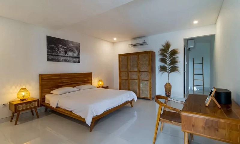 For Sale Leasehold - White villa joglo style with rice field views in Canggu - Bali