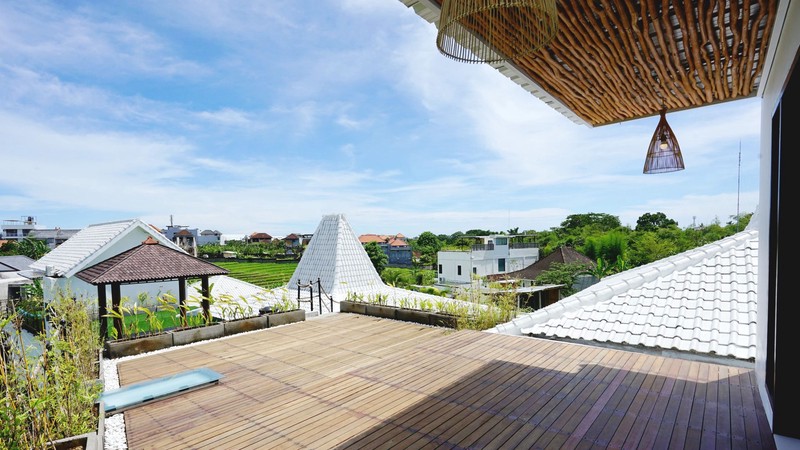 For Sale Leasehold - White villa joglo style with rice field views in Canggu - Bali