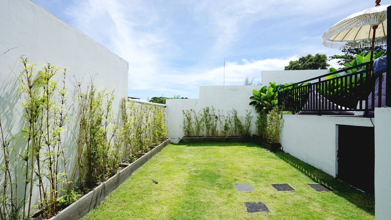 For Sale Leasehold - White villa joglo style with rice field views in Canggu - Bali