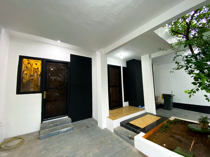 Rumah Cantik Bersih Siap Huni dengan Hunian Nyaman dan Asri @Bintaro Jaya, Sektor 9