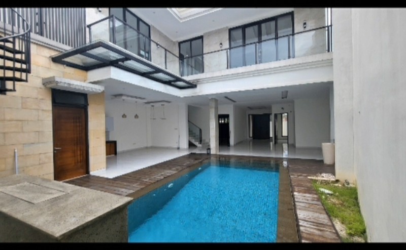 Rumah 2 Lantai dengan Pool Privat Siap Huni dengan Hunian Nyaman dan Asri @Ciater, Serpong, Tangerang Selatan