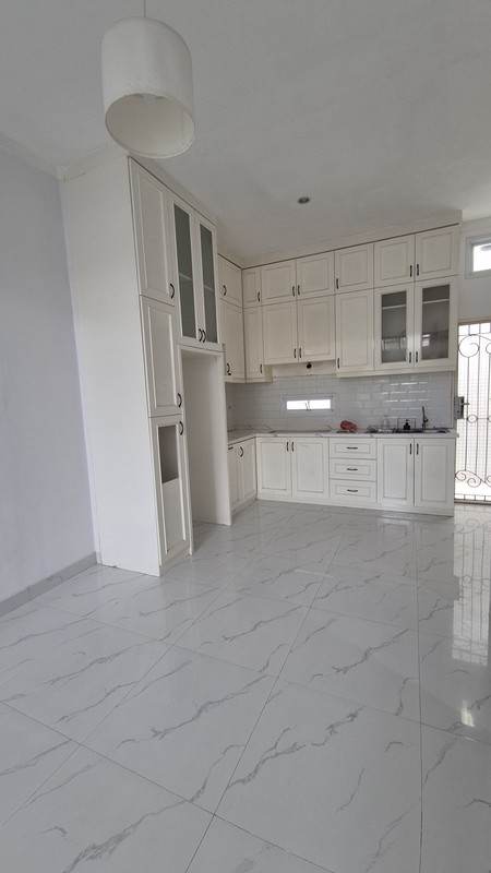 Rumah di Graha Bintaro dengan KT 3+1 dan KM 2 SHM