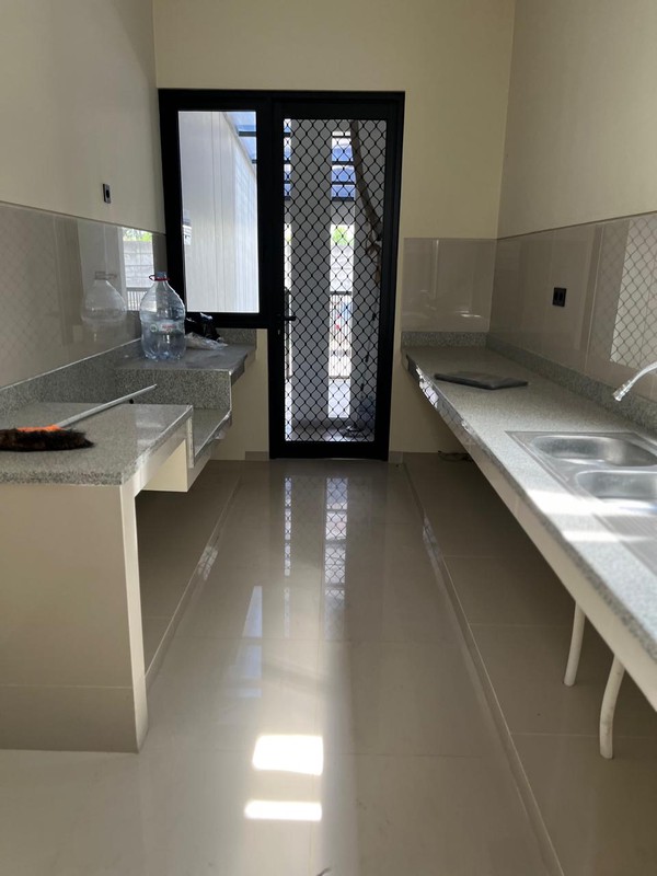 Dijual Rumah Graha Family Blok R - Surabaya Barat