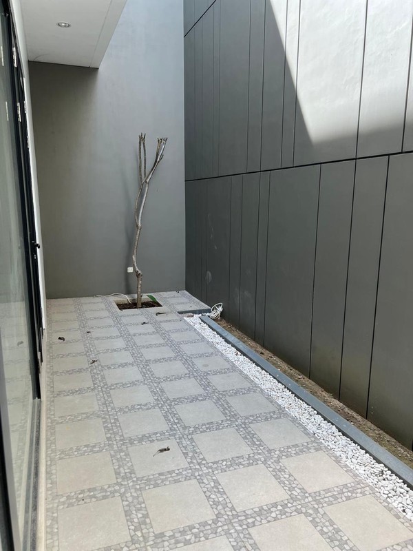 Dijual Rumah Graha Family Blok R - Surabaya Barat