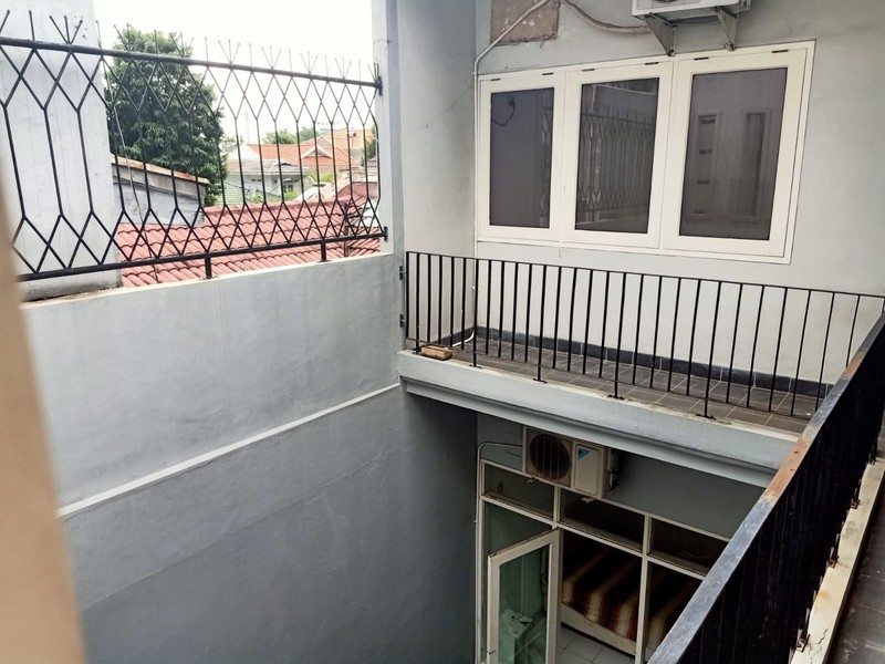 Rumah Siap Huni di Warung Buncit Dalam Komplek 