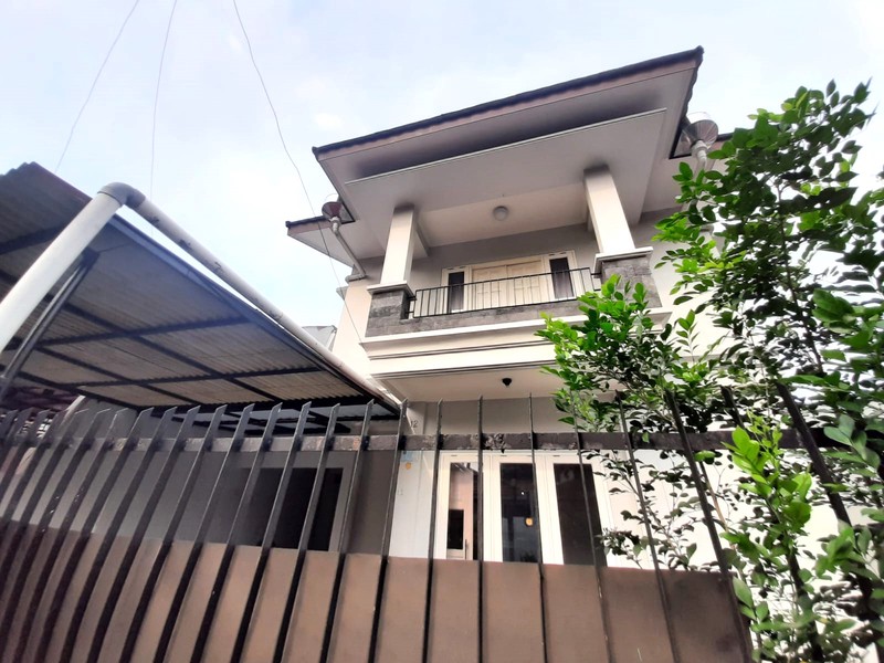 Rumah Siap Huni di Warung Buncit Dalam Komplek 