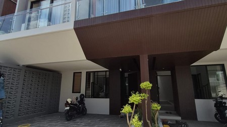 Rumah Stylish Brand New di Pondok Cabe Siap Huni