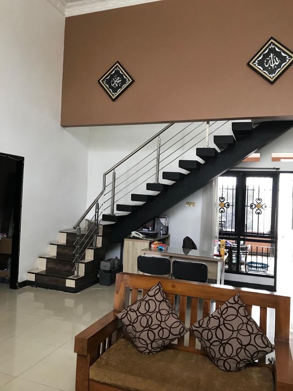 Rumah Mewah 2 Lantai Puri Surya Jaya 6 KT SHM