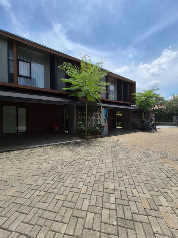 Rumah Brand New Desain Kekinian 5 Menit ke Tol Pamulang