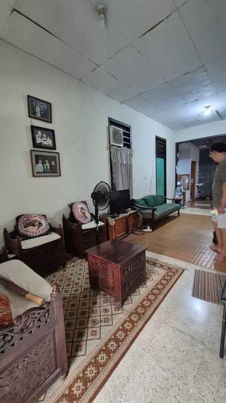 Rumah Terawat Dalam Komplek Cirendeu Dekat MRT