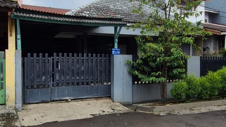 Rumah Terawat Dalam Komplek Cirendeu Dekat MRT