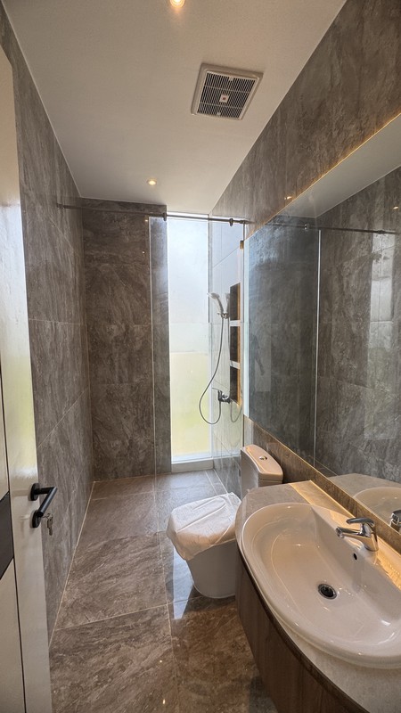 BARU GRESS Dijual Rumah Citraland Woodland - Surabaya Barat