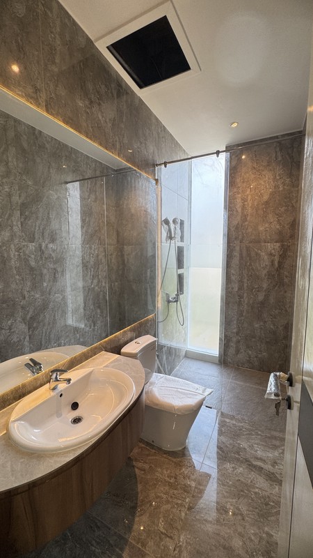 BARU GRESS Dijual Rumah Citraland Woodland - Surabaya Barat