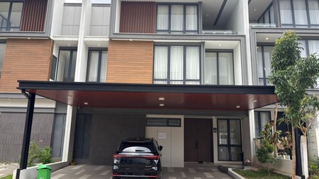 Best Deal. Jarang Ada! Rumah Atherton 3 Lantai di Kota Wisata 