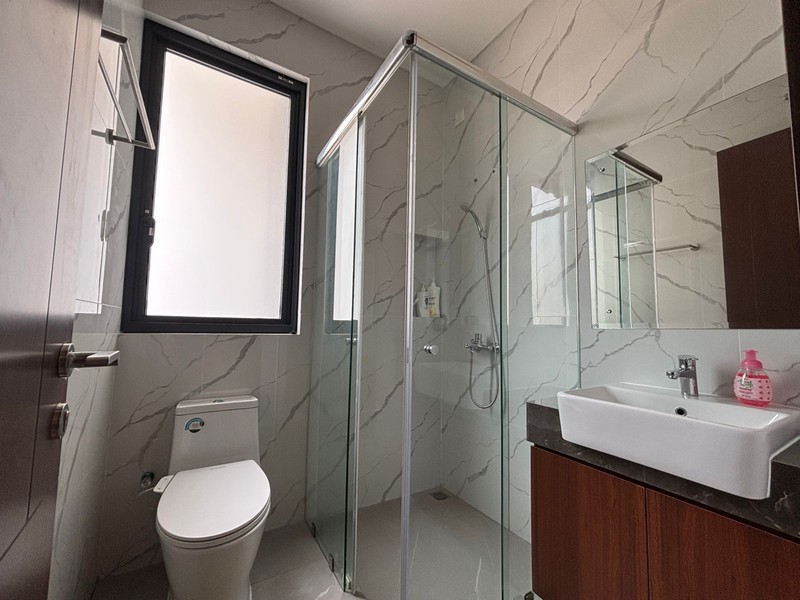 Best Deal. Jarang Ada! Rumah Atherton 3 Lantai di Kota Wisata 