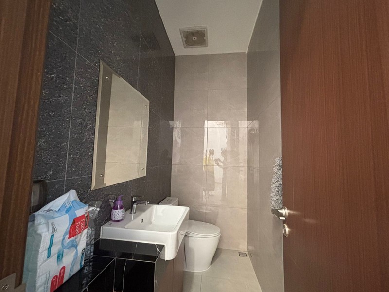 Best Deal. Jarang Ada! Rumah Atherton 3 Lantai di Kota Wisata 