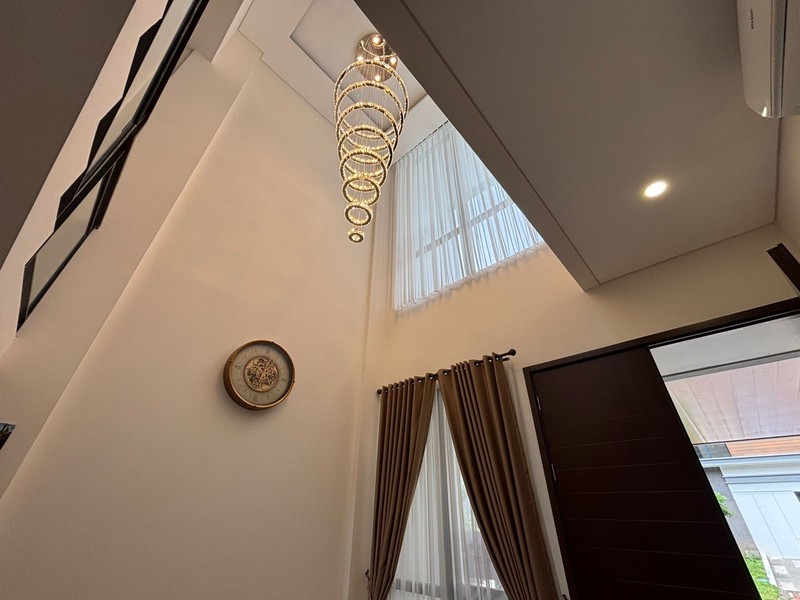 Best Deal. Jarang Ada! Rumah Atherton 3 Lantai di Kota Wisata 