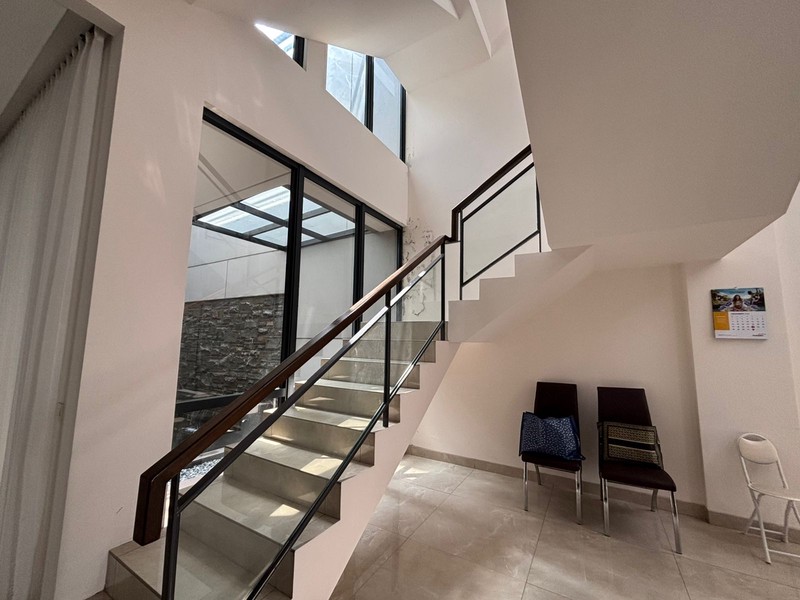 Best Deal. Jarang Ada! Rumah Atherton 3 Lantai di Kota Wisata 