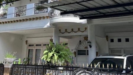 Rumah Mewah 2 Lantai Siap Huni dengan Hunian Asri dengan LT 1628 m2 LB 800 m2 @Jakarta Selatan
