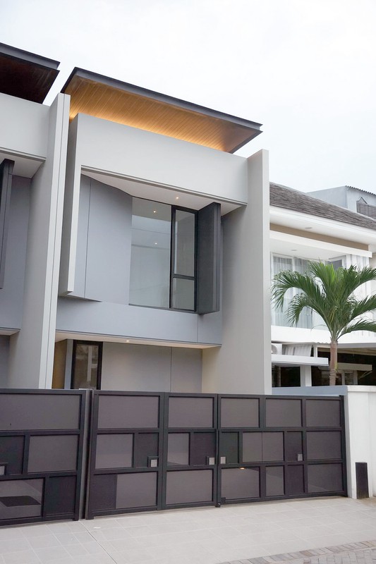 Rumah Baru Gress !!! di Rungkut Mapan Tengah Surabaya Timur, Minimalis, 2 Lantai... BURUANN !!! - LT -