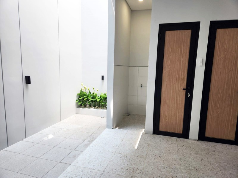 Rumah Baru Gress !!! di Rungkut Mapan Tengah Surabaya Timur, Minimalis, 2 Lantai... BURUANN !!! - LT -