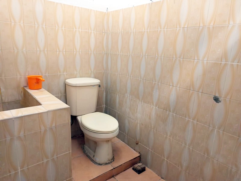 Ruko di Kutisari Selatan Surabaya Selatan, Row jalan depan lebar, area padat penduduk, Siap Pakai