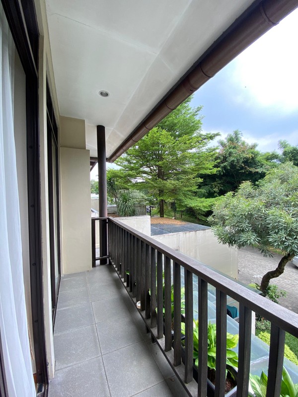 Lebak bulus serenia rumah siap huni dalam komplek elit