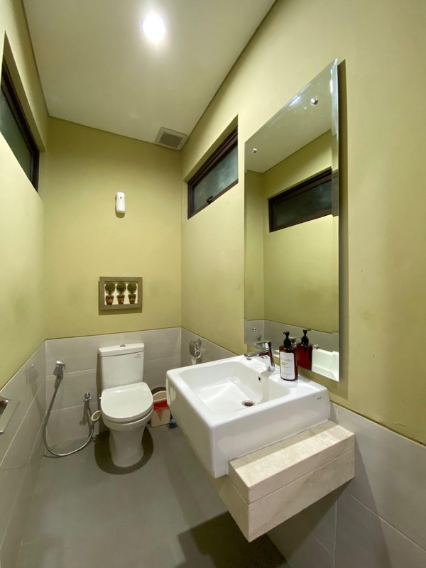 Lebak bulus serenia rumah siap huni dalam komplek elit