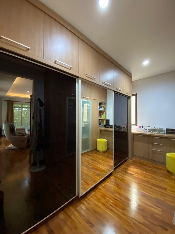 Lebak bulus serenia rumah siap huni dalam komplek elit