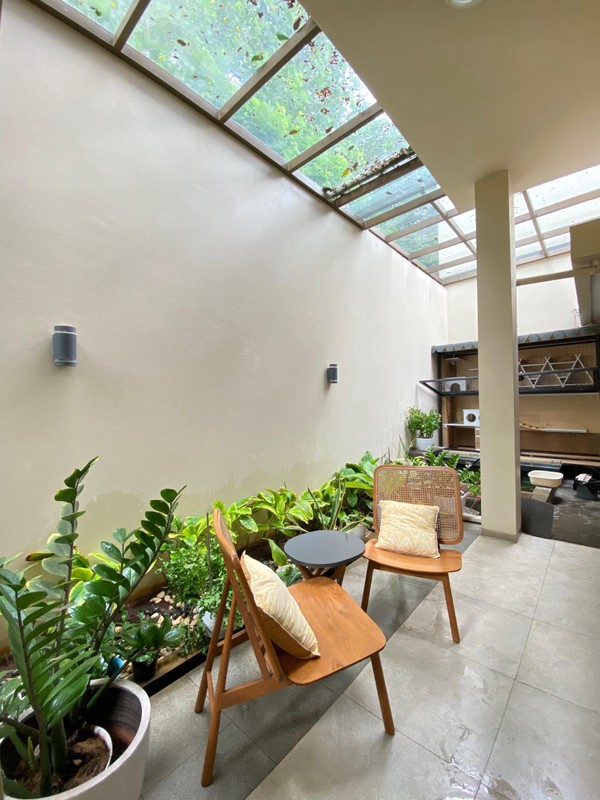 Lebak bulus serenia rumah siap huni dalam komplek elit