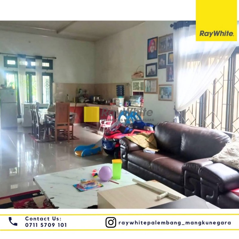 Di Jual Cepat Rumah bisa muat garasi 3 Mobil