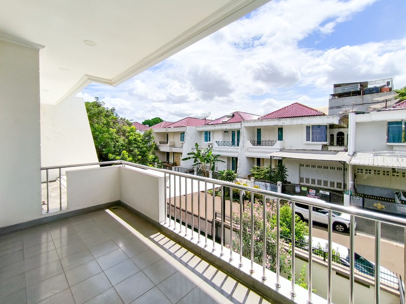 Rumah Bagus Di Taman Kebon Jeruk Jakarta Barat