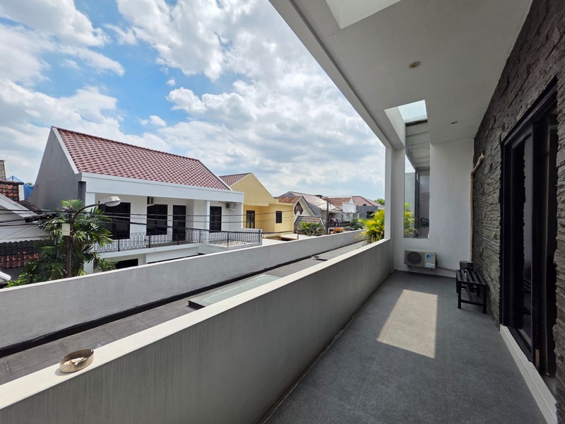 Rumah Bagus Siap Huni Asri di Camar, Bintaro Jaya, Sektor 3, Tangerang Selatan 